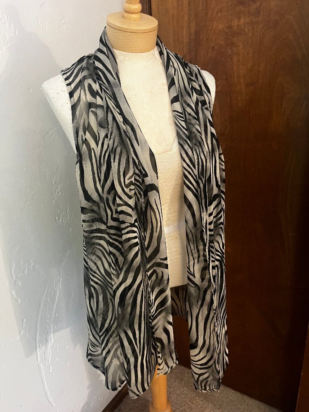 Romeo & Juliet Couture Zebra Draped Scarf Vest Top Size Small